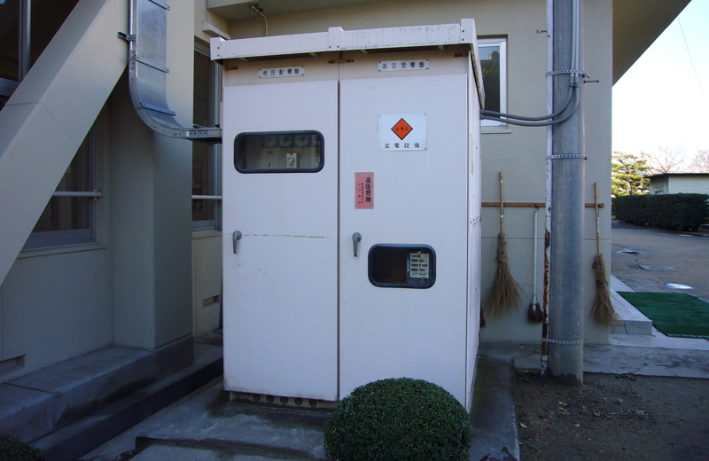 坂出市立東部小学校校舎耐震補強棟に伴う電気設備工事